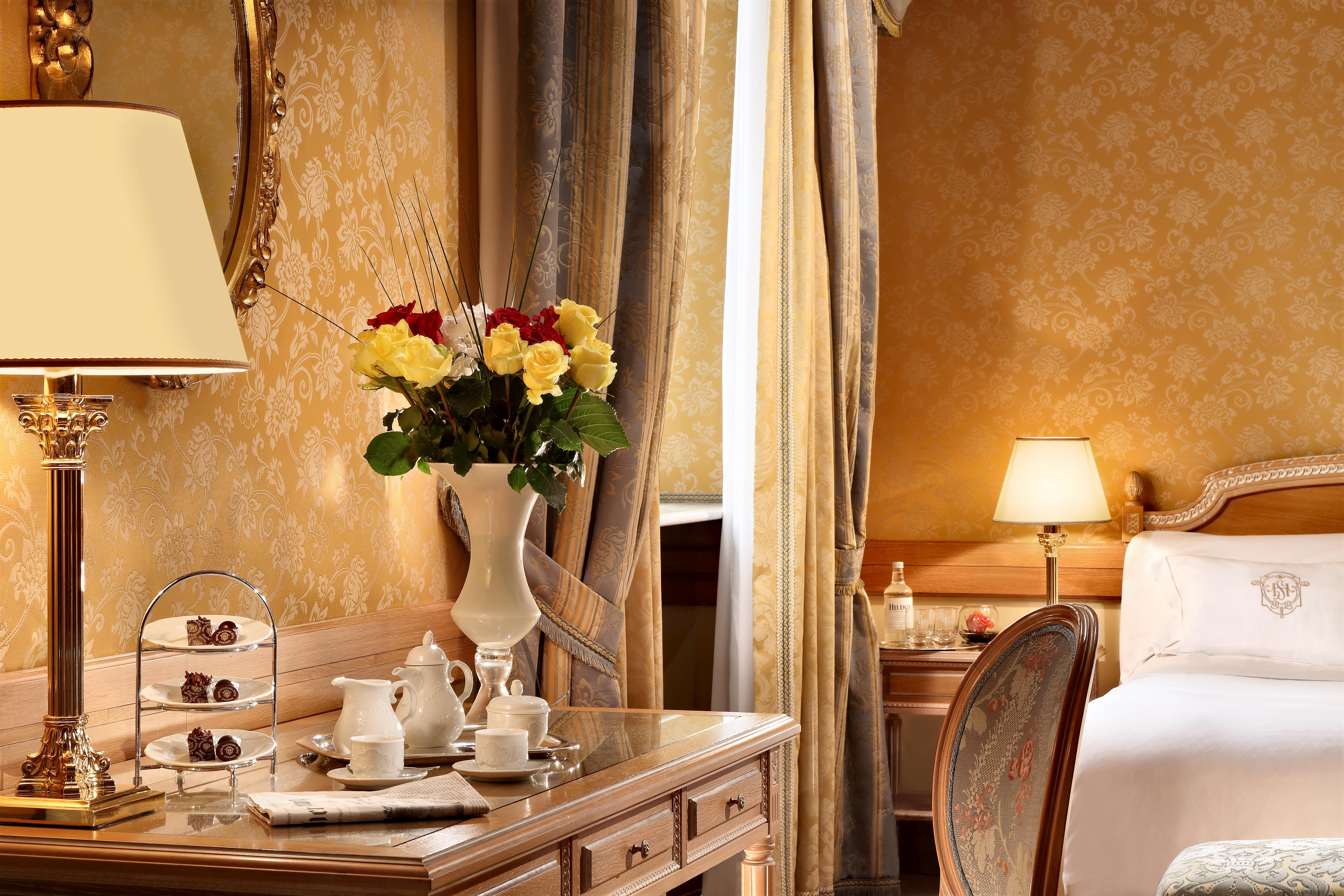 Hotel Splendide Royal Lugano Exterior foto A room at the hotel