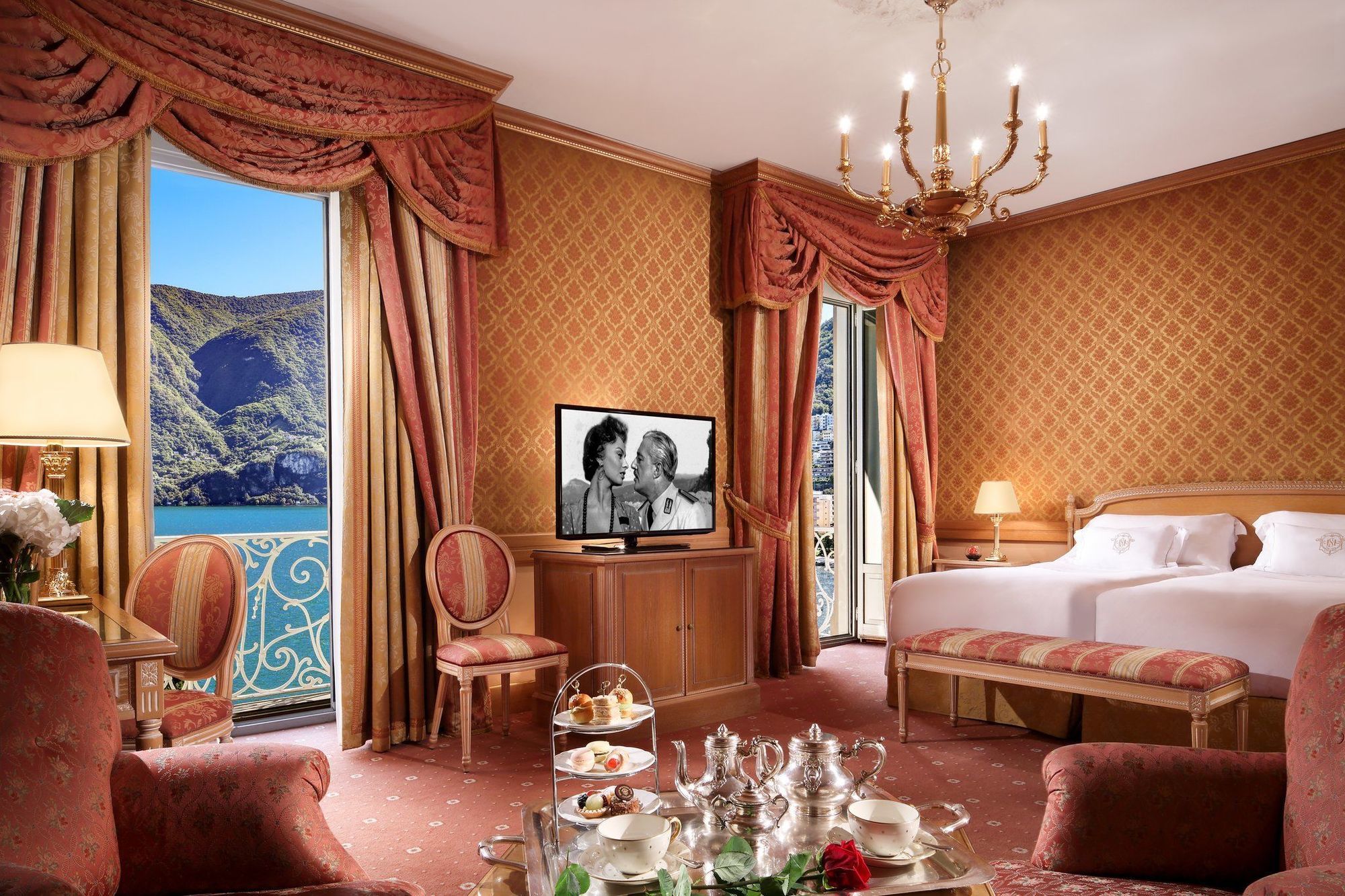Hotel Splendide Royal Lugano Exterior foto A suite at the hotel